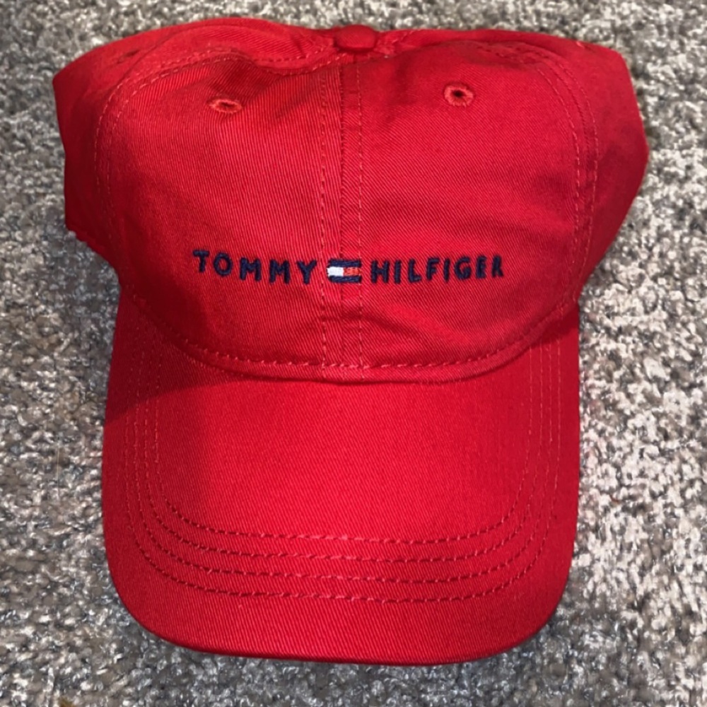 Tommy Hilfiger hat